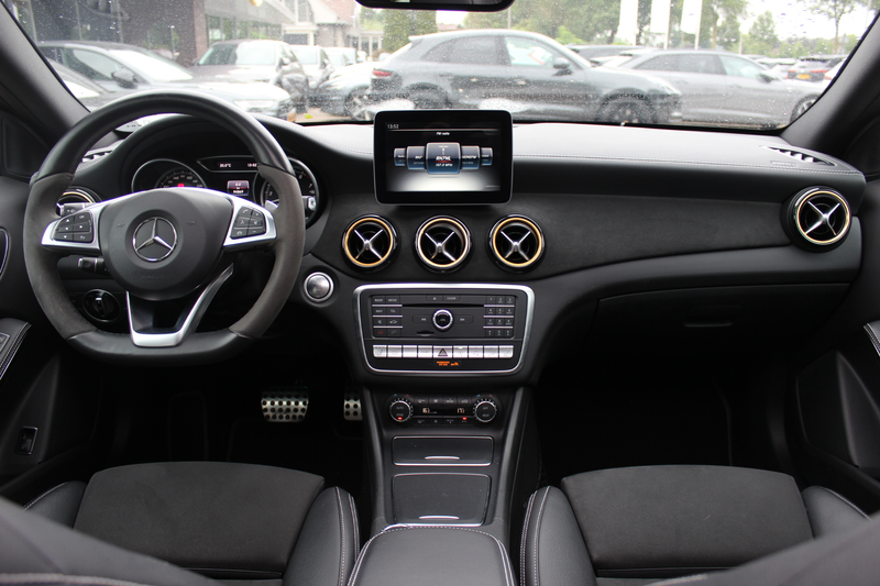 Mercedes-Benz GLA 250 4Matic WhiteArt / Panoramadak / Camera / Leder&Alc — photo 2