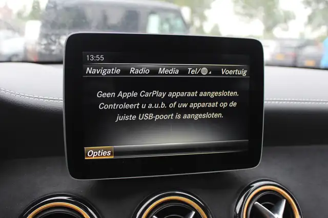 Mercedes-Benz Gla view 25