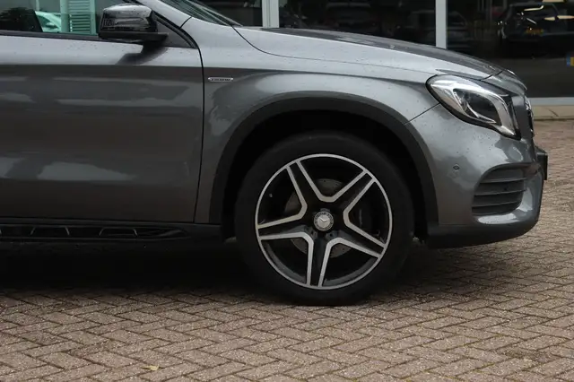 Mercedes-Benz Gla view 14