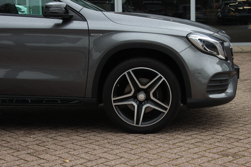 Mercedes-Benz GLA 250 4Matic WhiteArt / Panoramadak / Camera / Leder&Alc — photo 14
