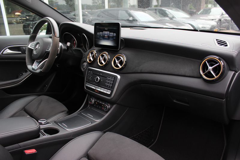 Mercedes-Benz GLA 250 4Matic WhiteArt / Panoramadak / Camera / Leder&Alc — photo 13