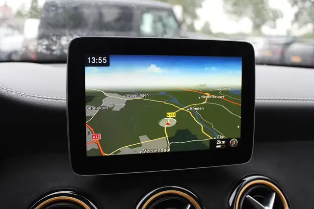 Mercedes-Benz Gla view 23