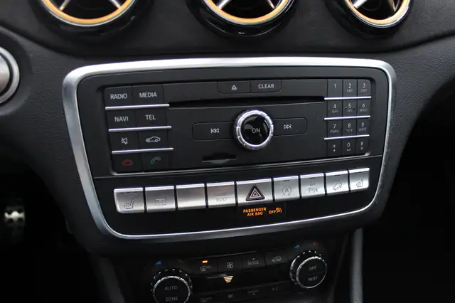 Mercedes-Benz Gla view 26