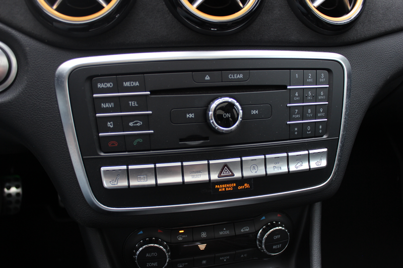 Mercedes-Benz GLA 250 4Matic WhiteArt / Panoramadak / Camera / Leder&Alc — photo 26