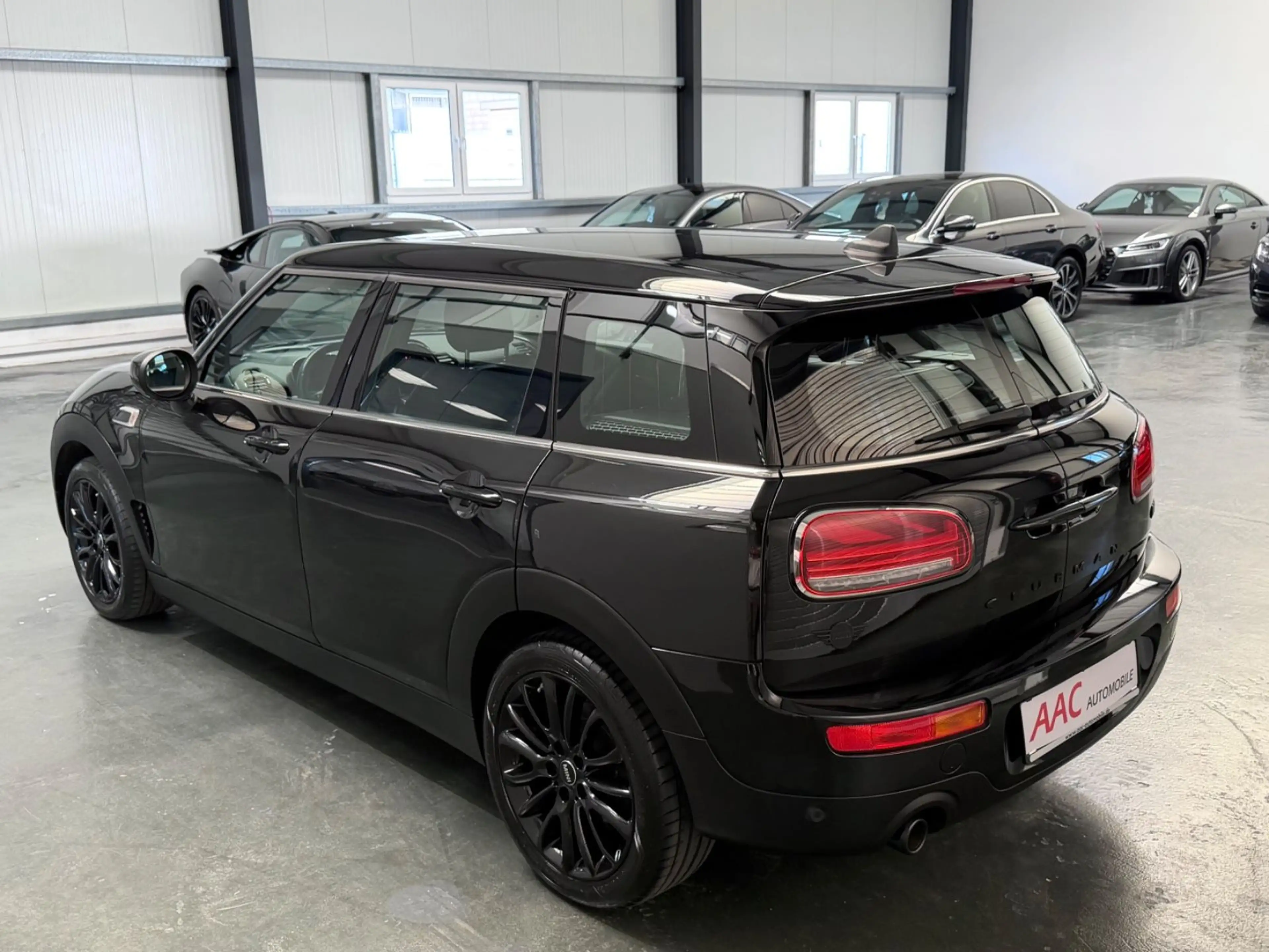 MINI One Clubman Classic Trim /KeyLess/CarPlay/HUD — photo 7