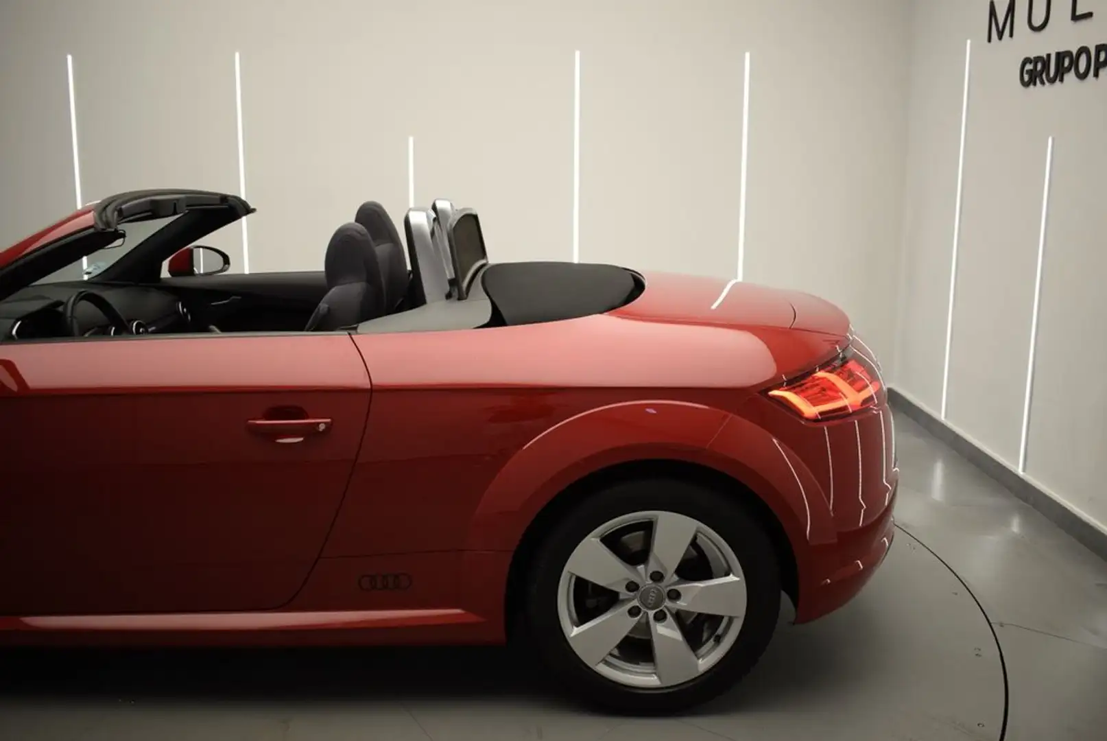 Audi TT Roadster 2.0 TFSI 230CV Rojo - 2