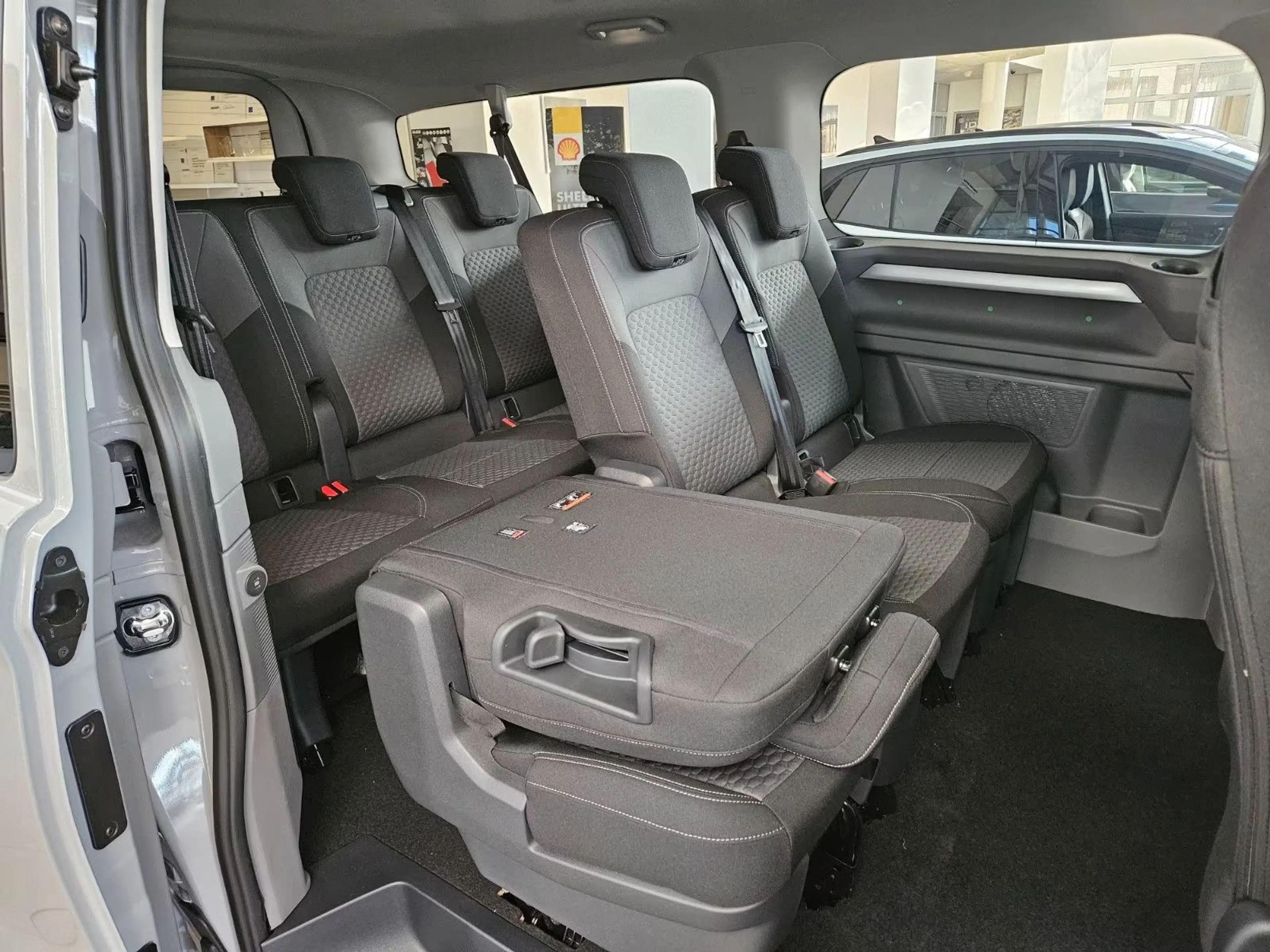 Volkswagen T7 Caravelle T7 LR Caravelle TDI DSG Life AHK ACC Matrix Kam — photo 5