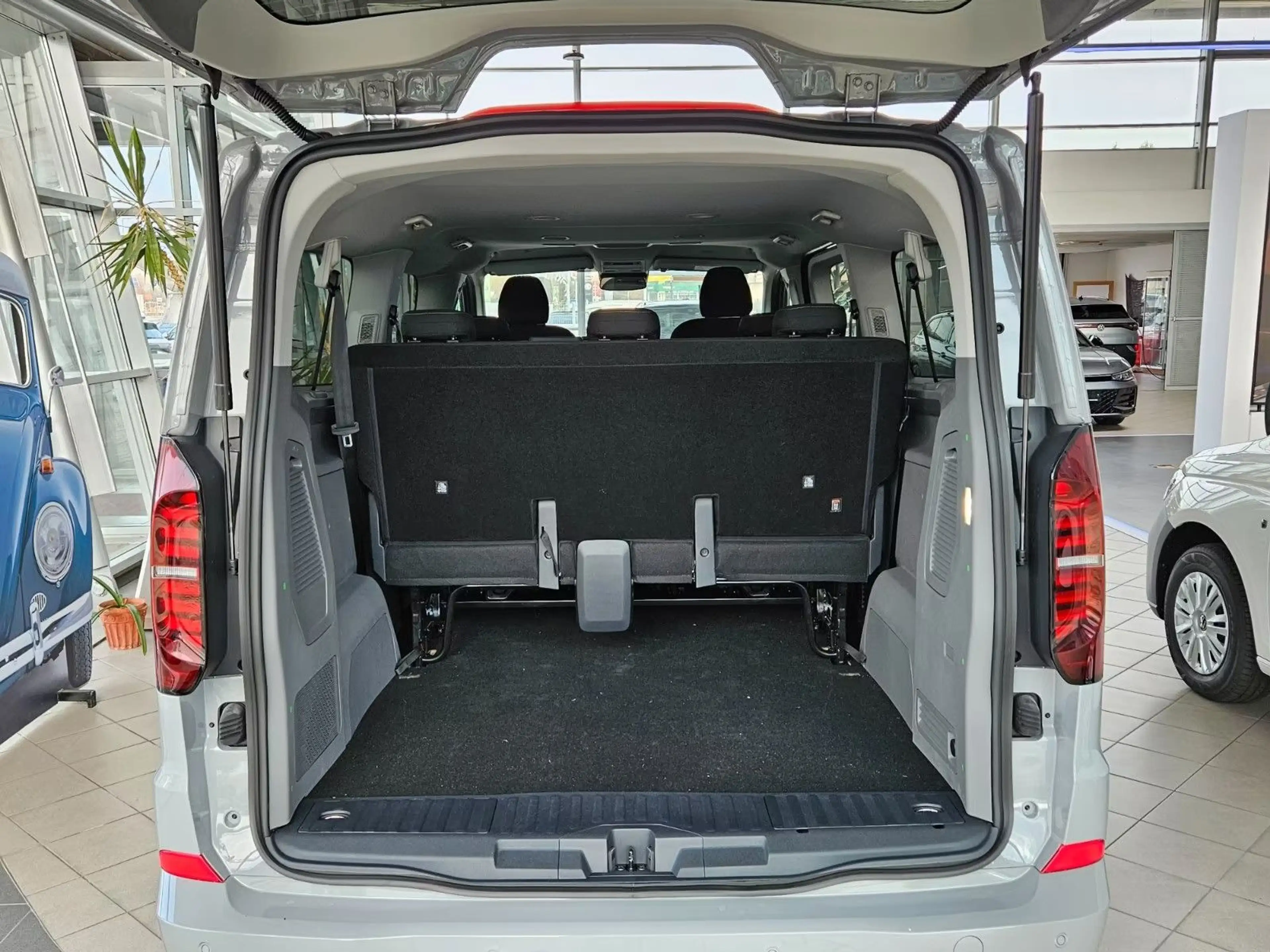 Volkswagen T7 Caravelle T7 LR Caravelle TDI DSG Life AHK ACC Matrix Kam — photo 6