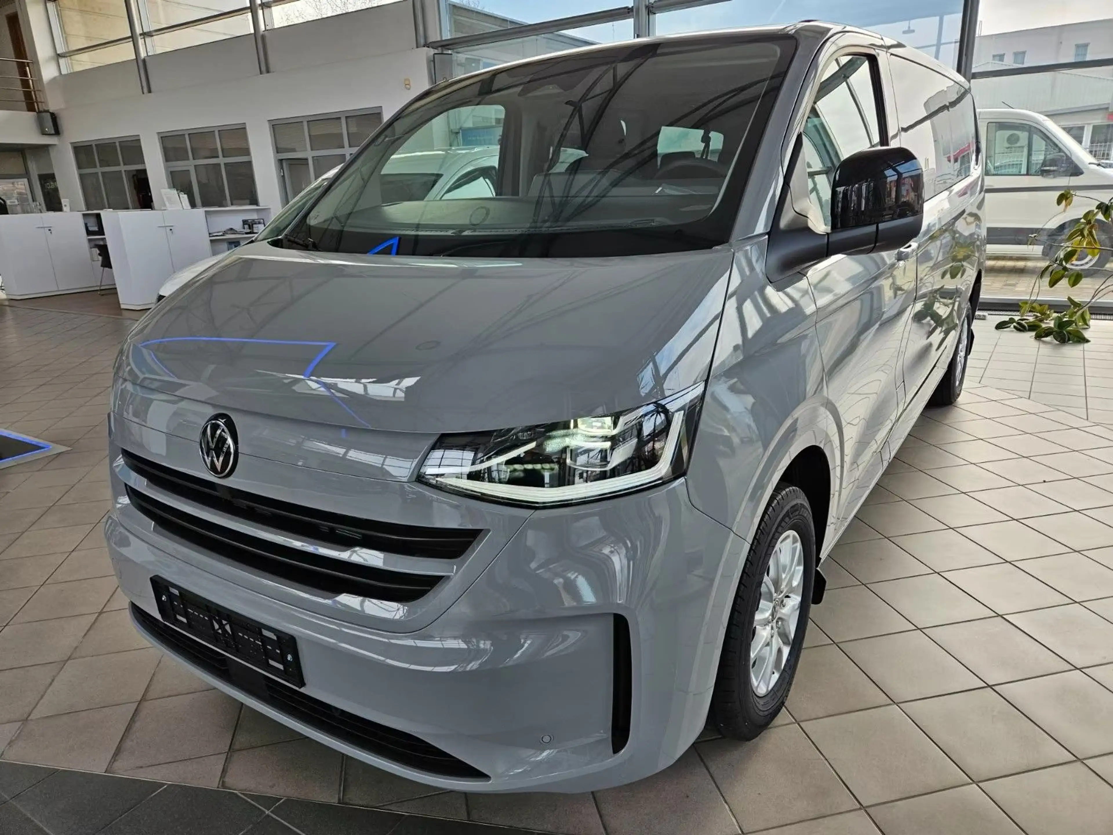 Volkswagen T7 Caravelle T7 LR Caravelle TDI DSG Life AHK ACC Matrix Kam