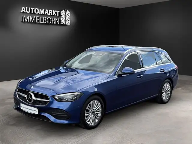 Mercedes-Benz C-Class view 4