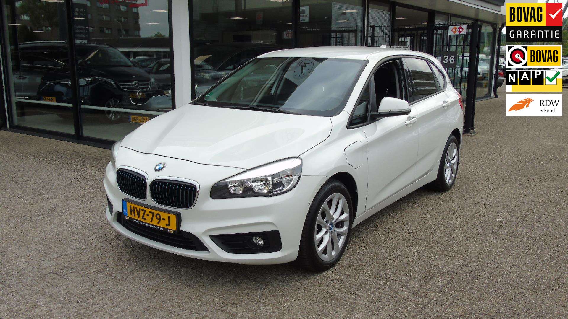 BMW 225