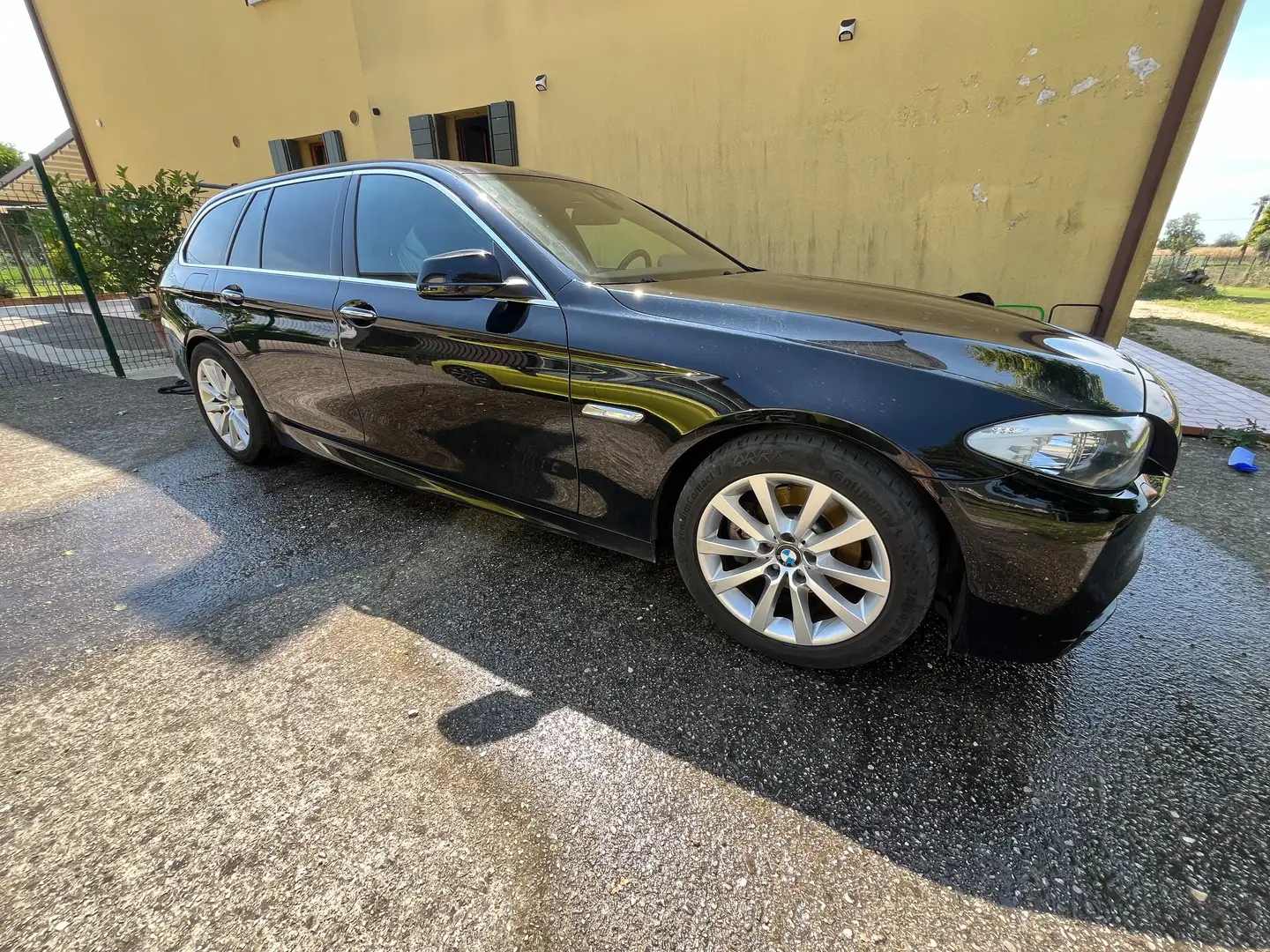 BMW 520 Serie 5 F11 Touring 520d Touring Msport Nero - 2