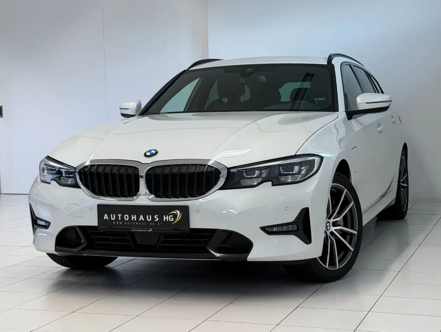 BMW 330 e Sport Line*1.BESITZ*ACC*AHK* Weiß - 2