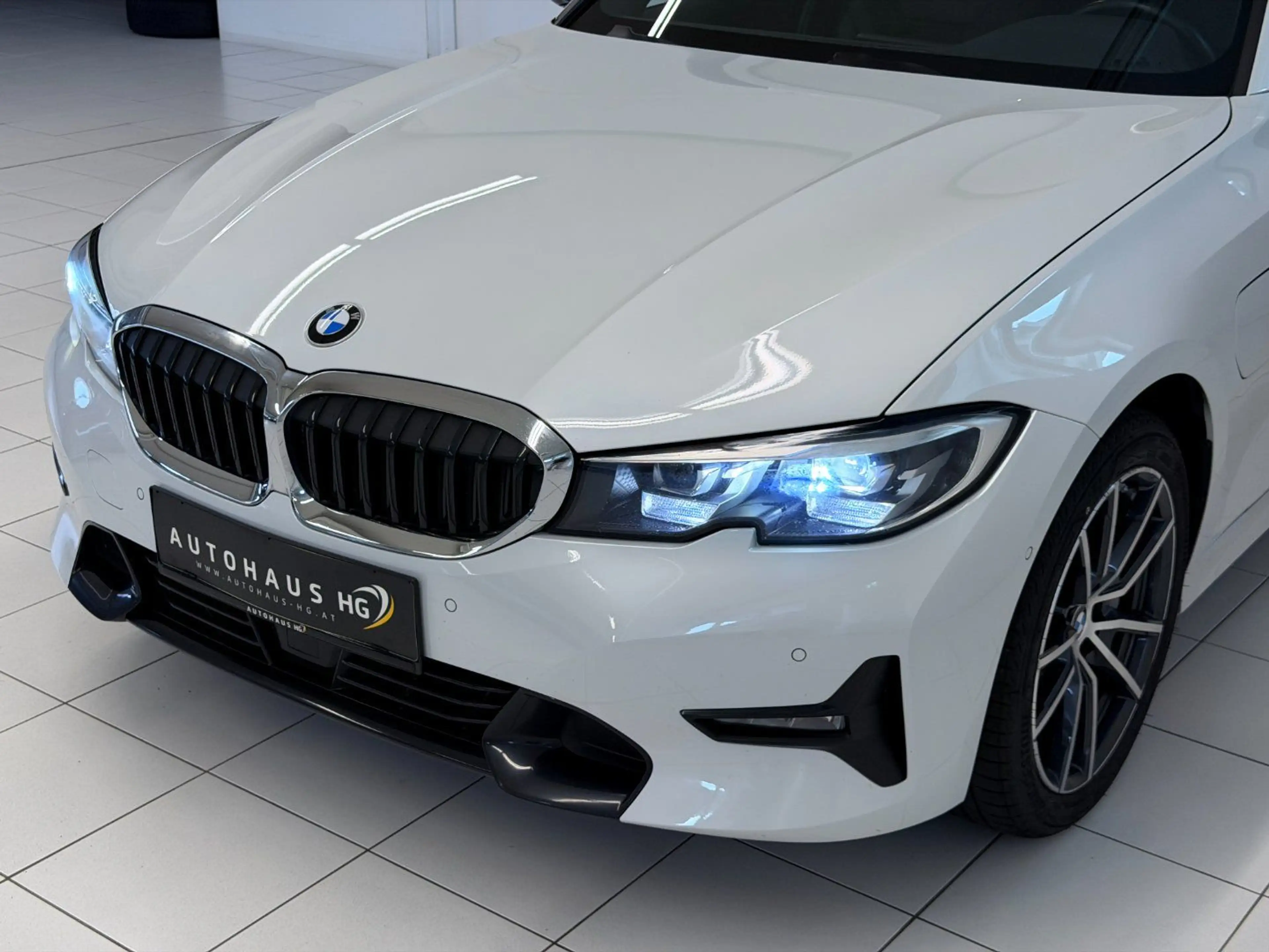 BMW 330 e Sport Line*1.BESITZ*ACC*AHK* — photo 7