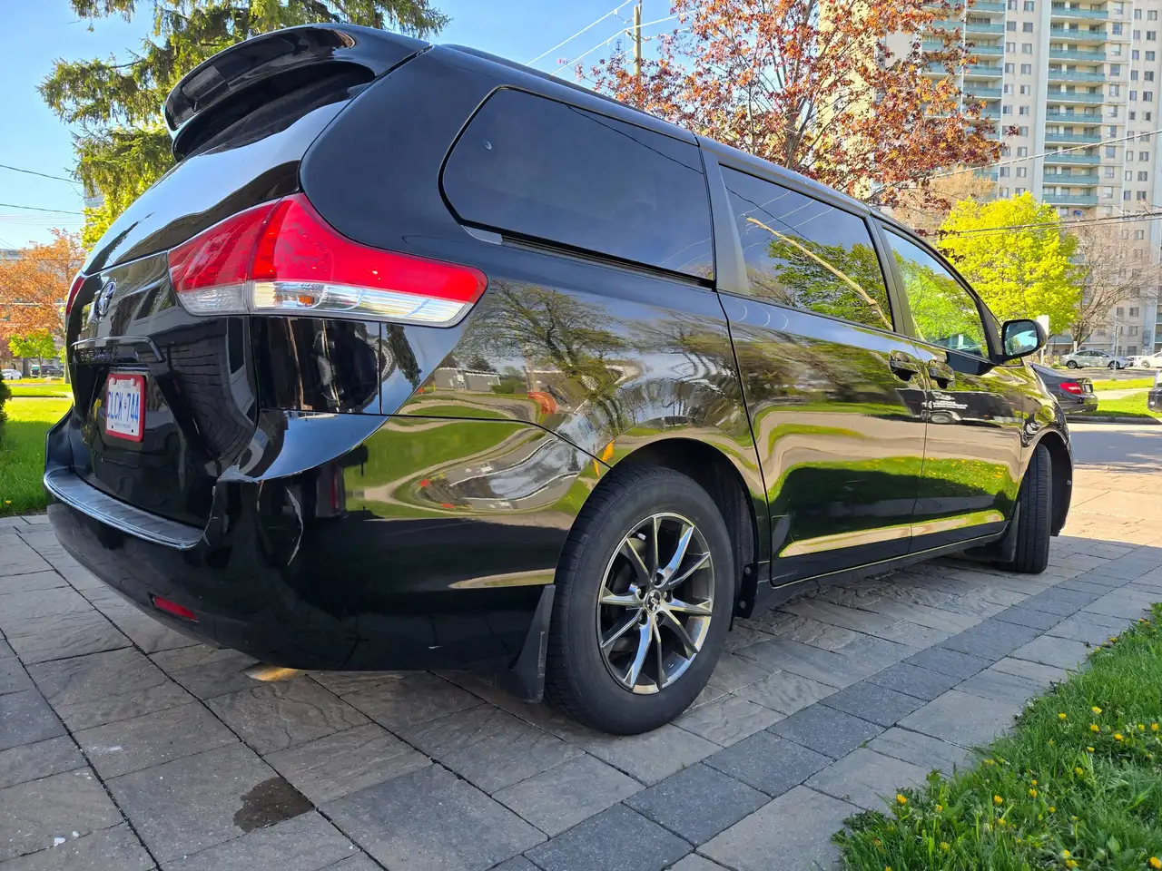 Toyota Sienna снимка Toyota Sienna