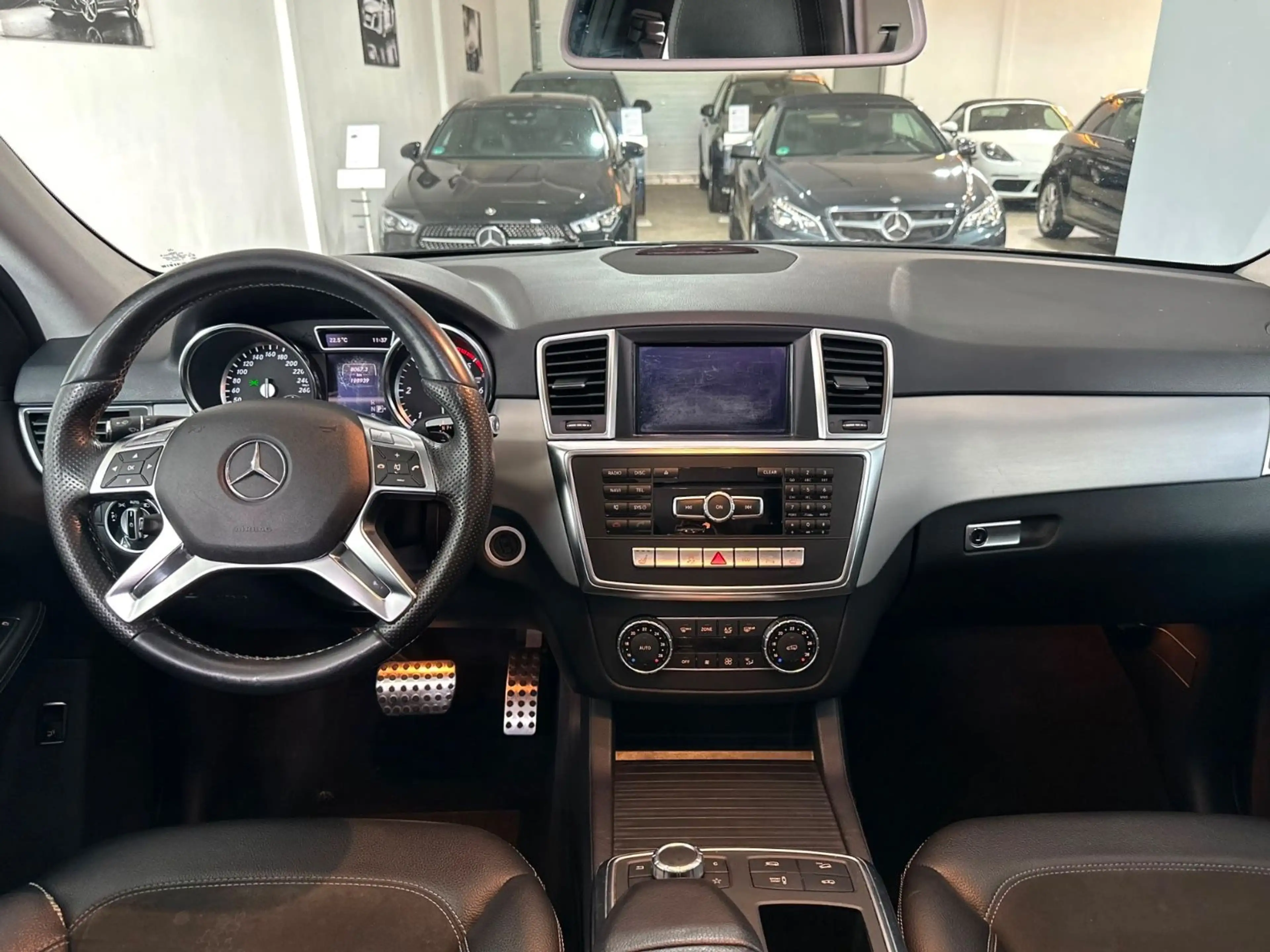 Mercedes-Benz ML 350 CDI BlueTec Matic 7G-Tronic EURO6 Voll — photo 11