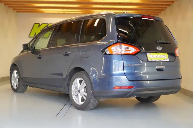 Ford Galaxy view 7