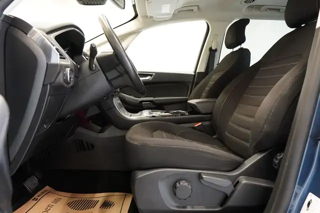 Ford Galaxy view 15