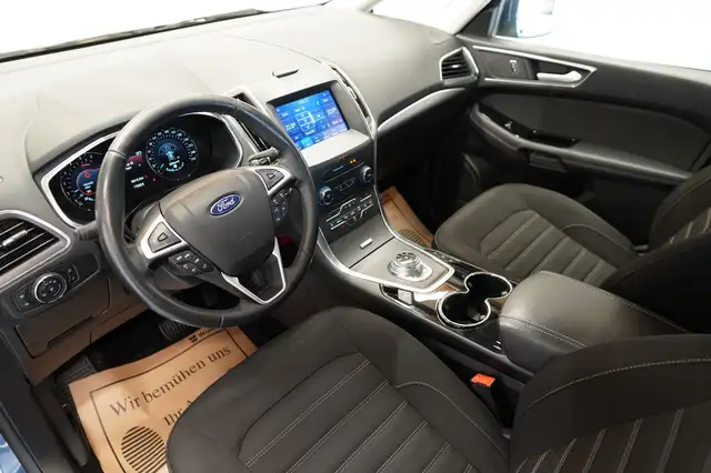 Ford Galaxy view 13