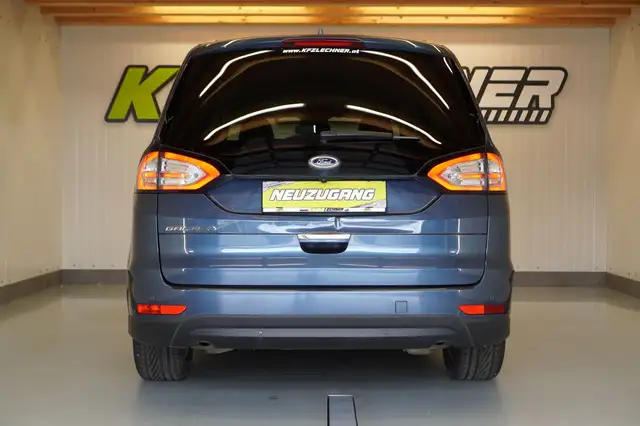 Ford Galaxy view 5