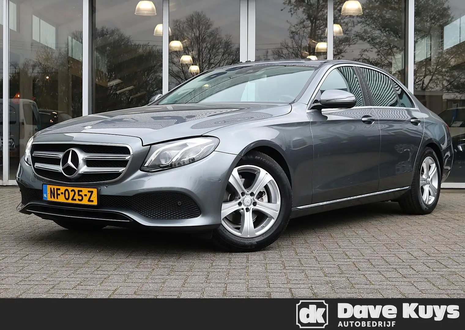 Mercedes-Benz E 200 Avantgarde | Widescreen | Trekhaak | Schuifdak | S Grijs - 1