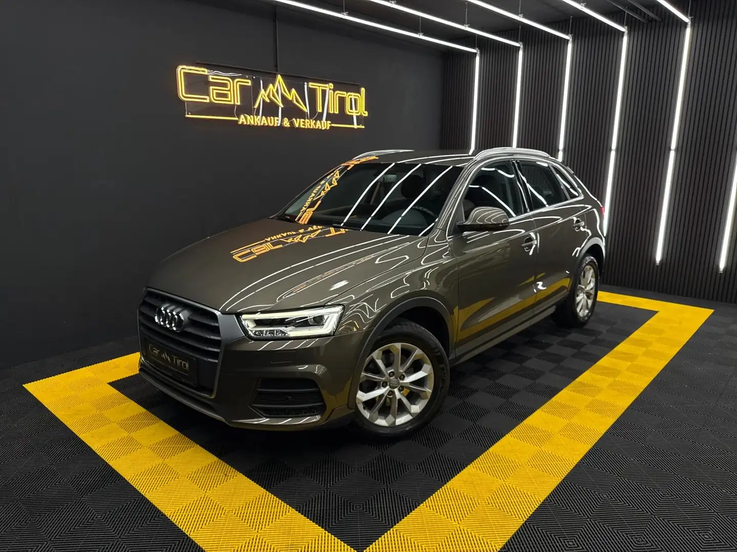 Audi Q3 Design 2.0 TDI Quattro | AHK | RFK |SitzheizungV.. Braun - 2