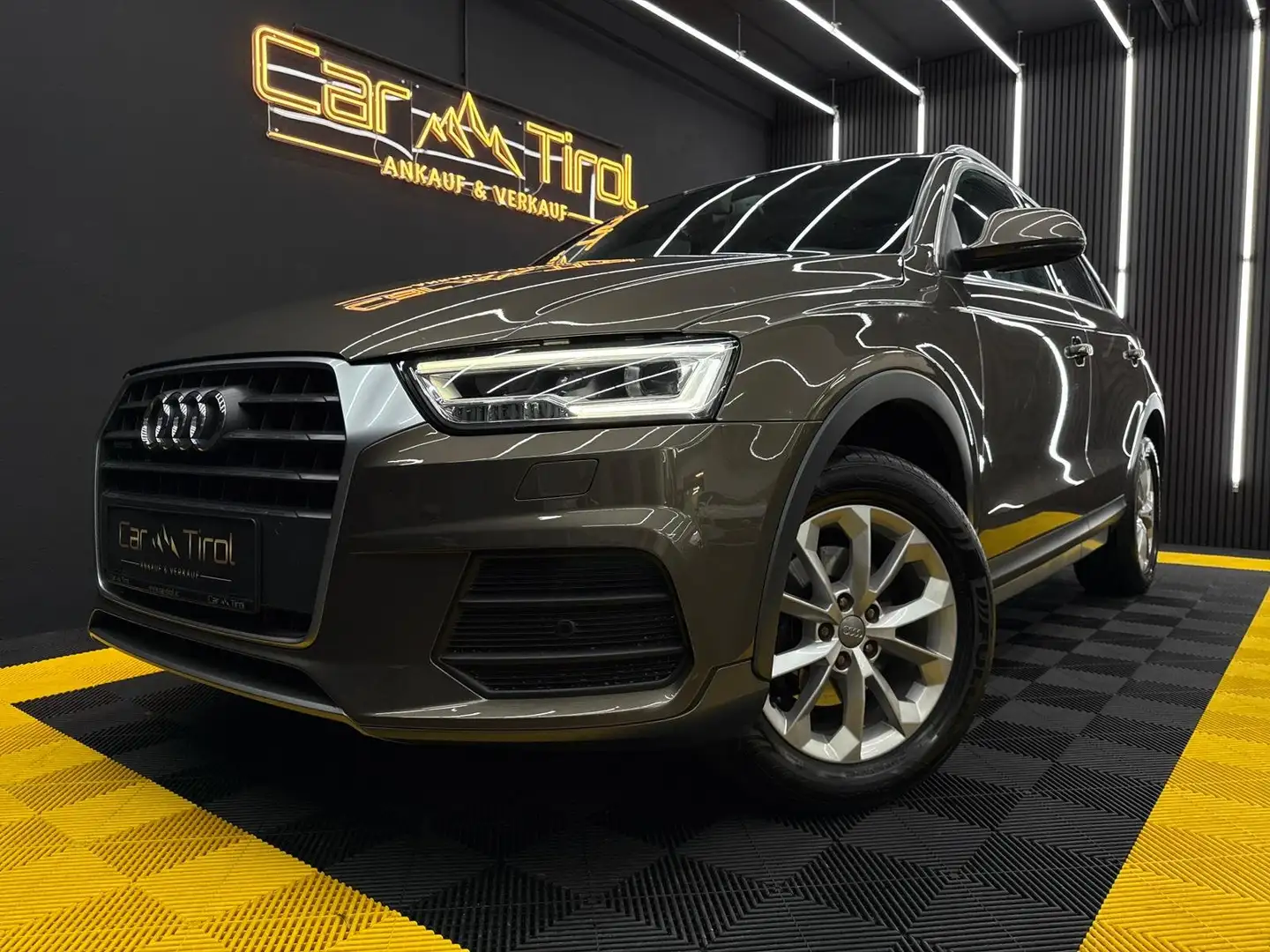 Audi Q3 Design 2.0 TDI Quattro | AHK | RFK |SitzheizungV.. Braun - 1