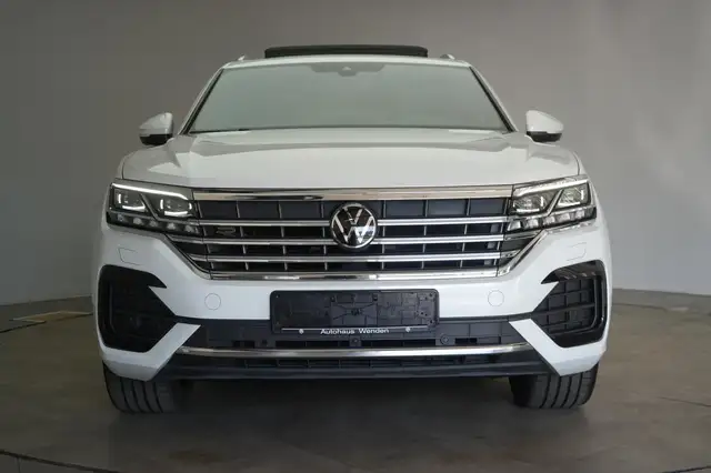 Volkswagen Touareg view 2