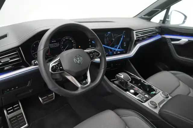 Volkswagen Touareg view 13