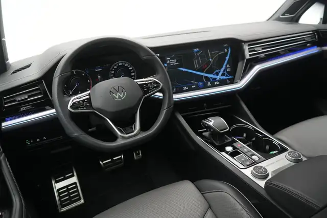 Volkswagen Touareg view 12