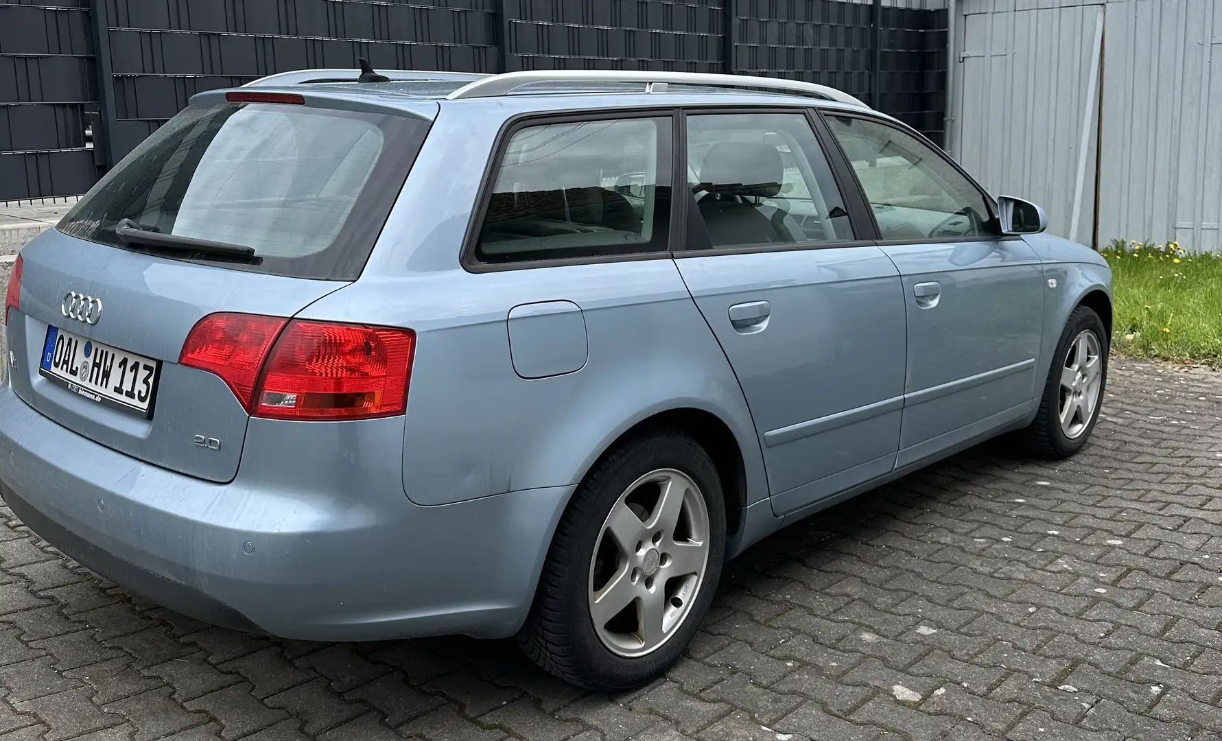 Audi A4 2.0 Blau - 2