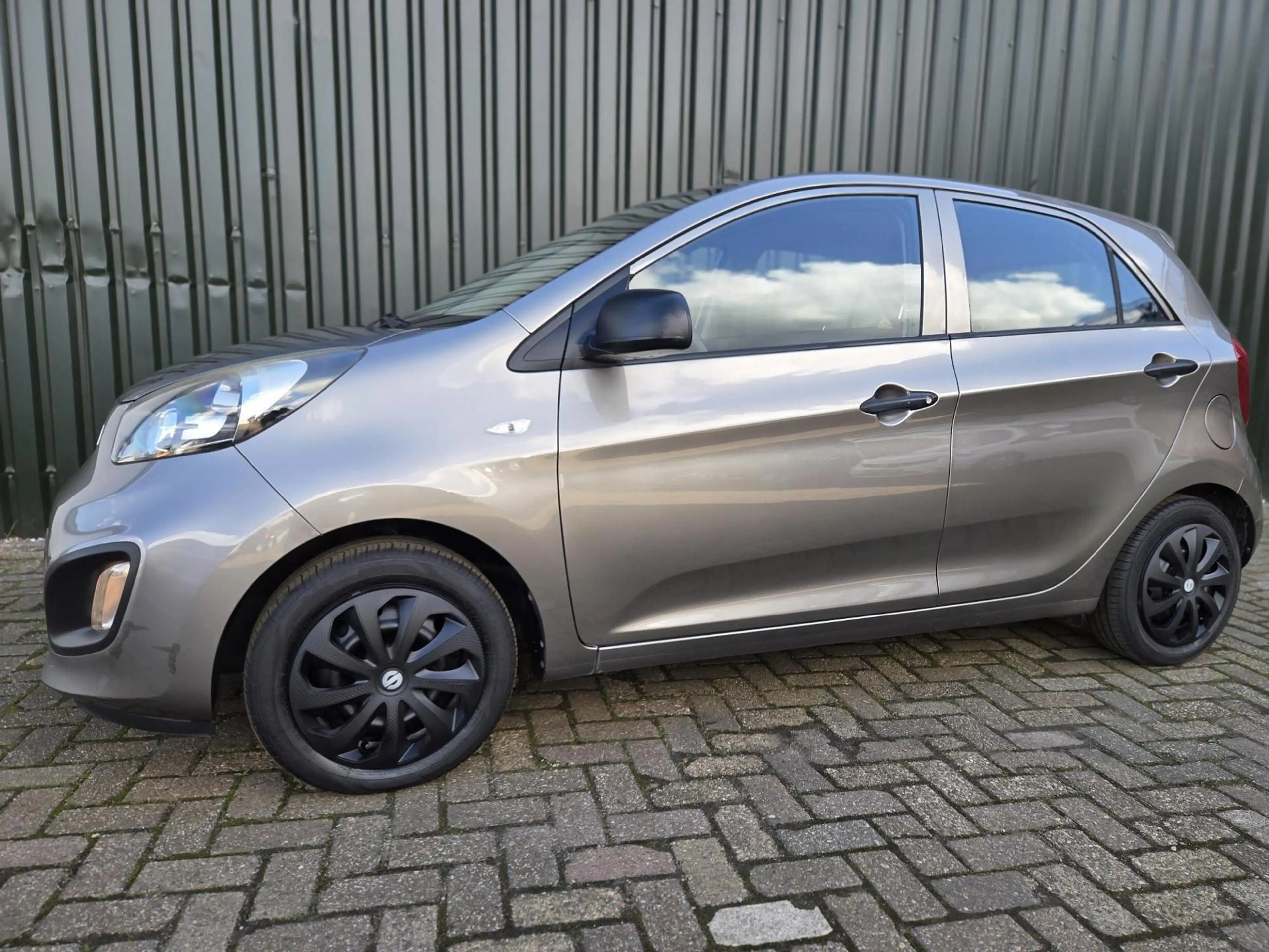 Kia Picanto 1.2 CVVT Comfort Pack 4 Cylinder dealer onderhoud — photo 2