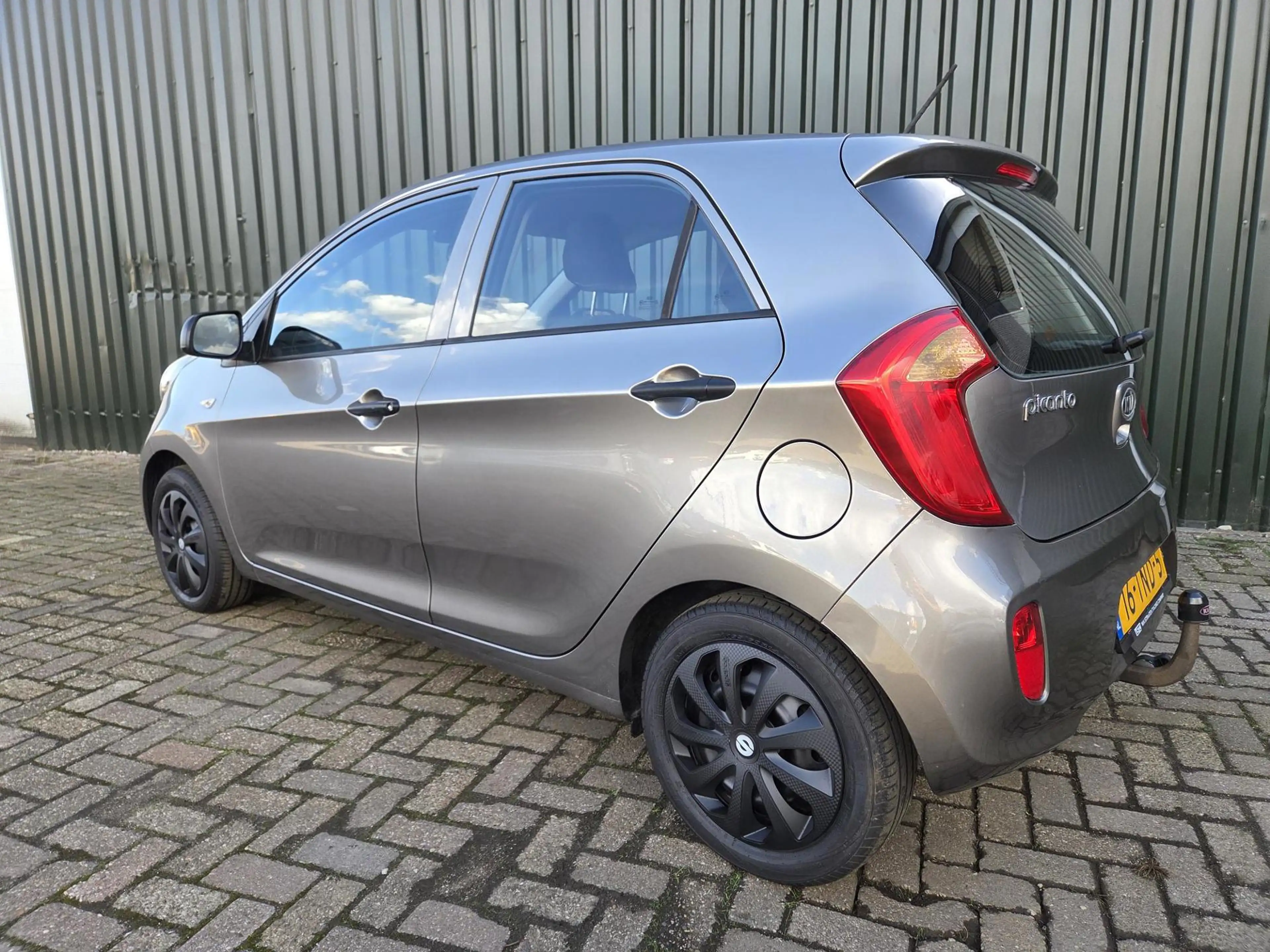 Kia Picanto 1.2 CVVT Comfort Pack 4 Cylinder dealer onderhoud — photo 3