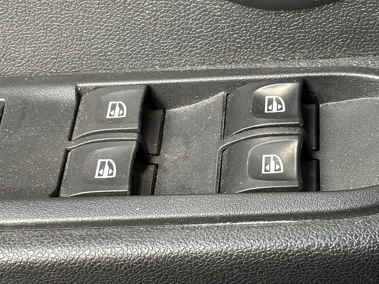 Dacia Duster Supreme dCi 110 4WD Schwarz - 2