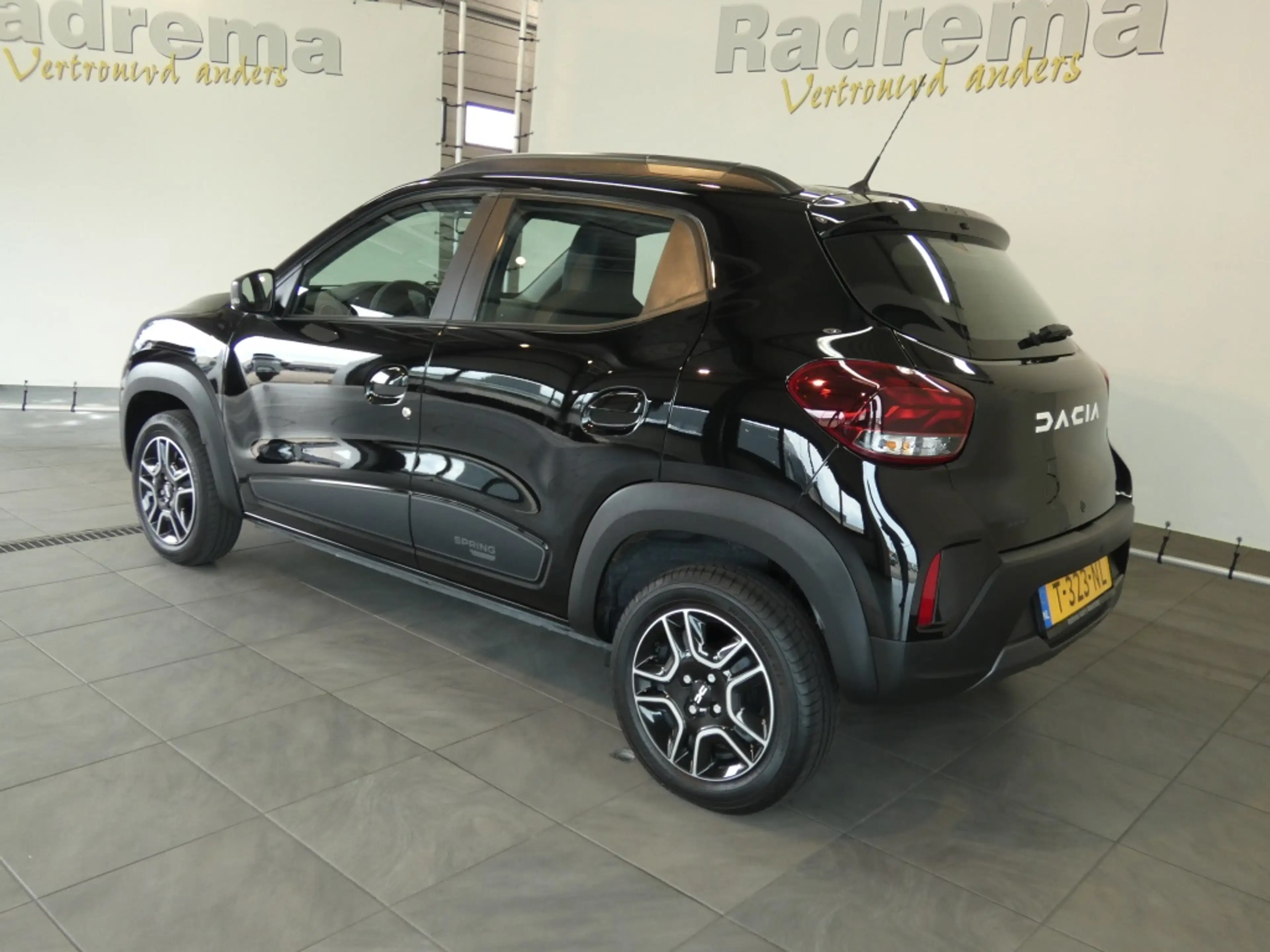 Dacia Spring Expression Navi en Camera — photo 3
