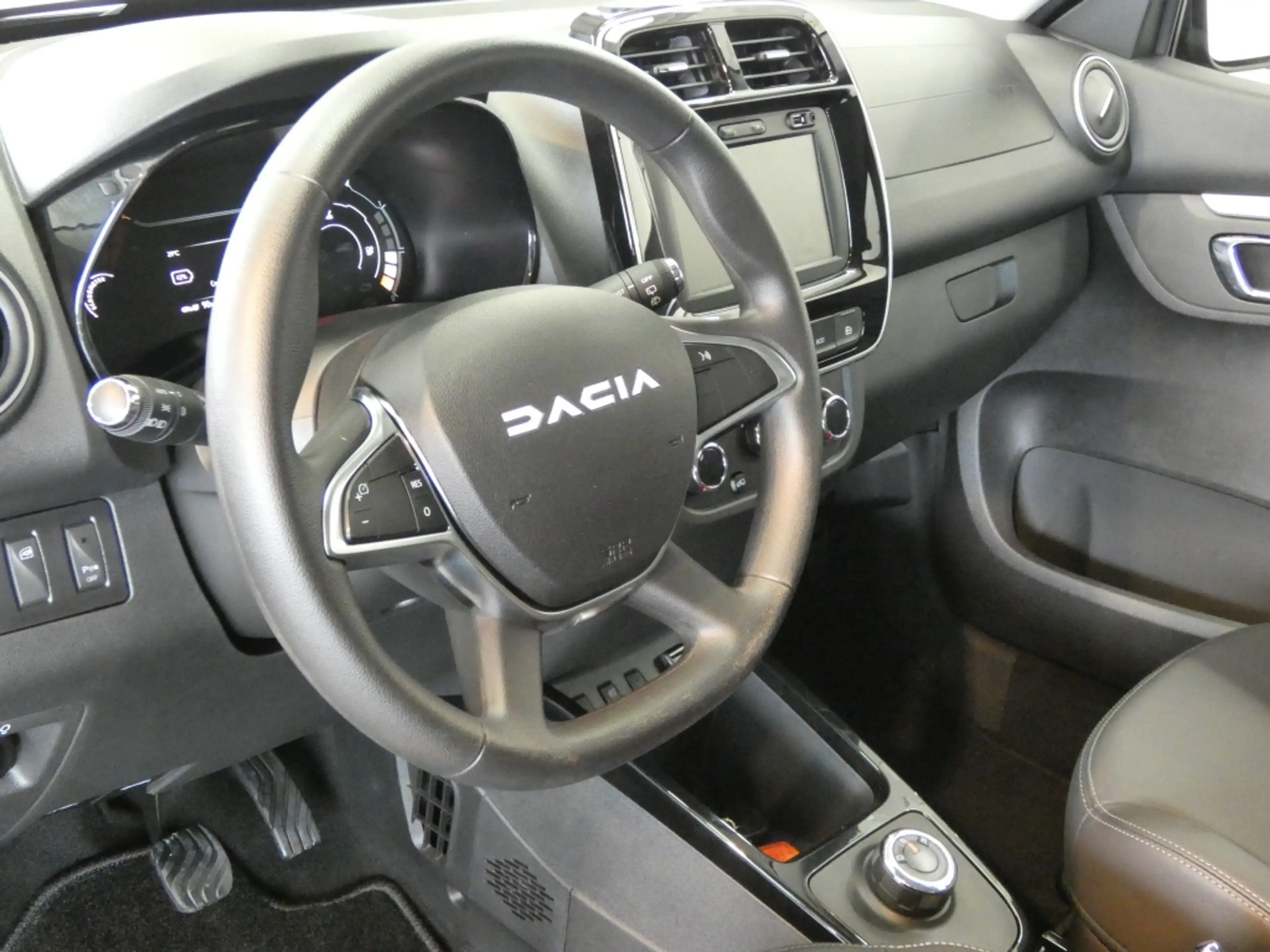 Dacia Spring Expression Navi en Camera — photo 7
