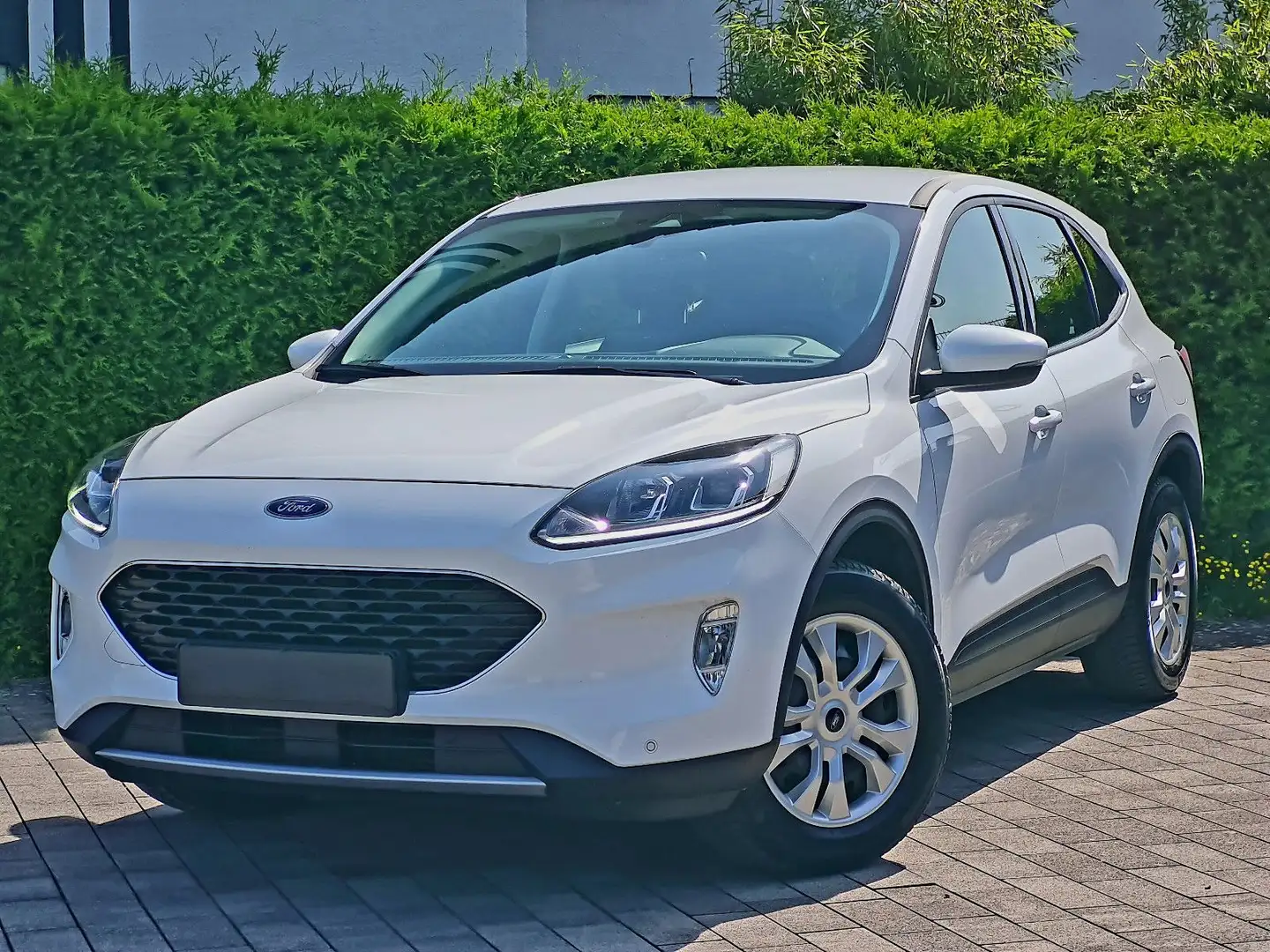 Ford Kuga Cool & Connect Weiß - 1
