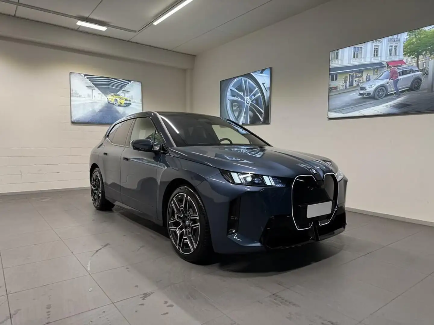 BMW iX xdrive45 MSport Pro Blu/Azzurro - 2