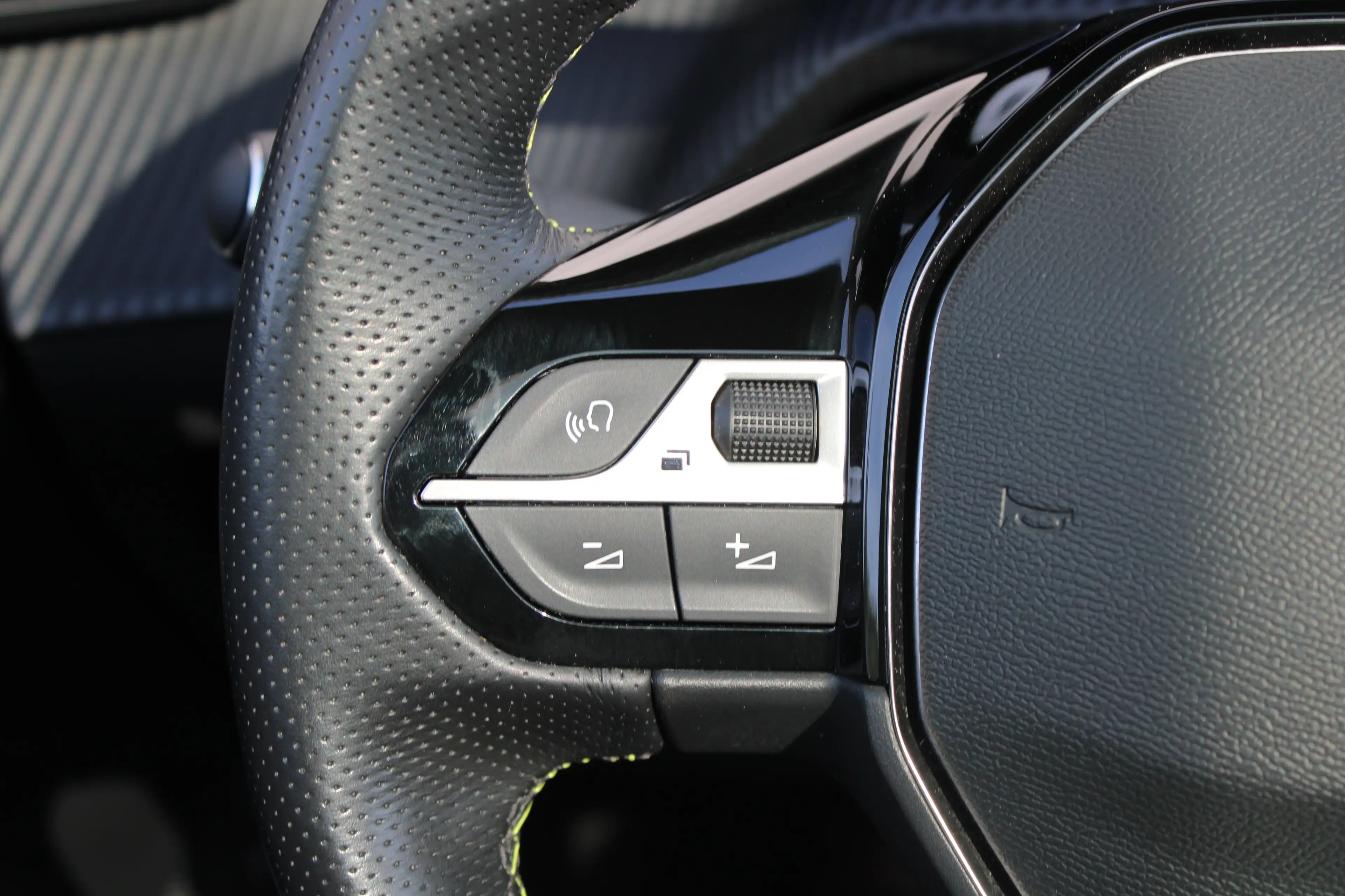 Peugeot e-208 EV GT 350 50 kWh | Fase 3 laden | SOH 92,56% | All — photo 30
