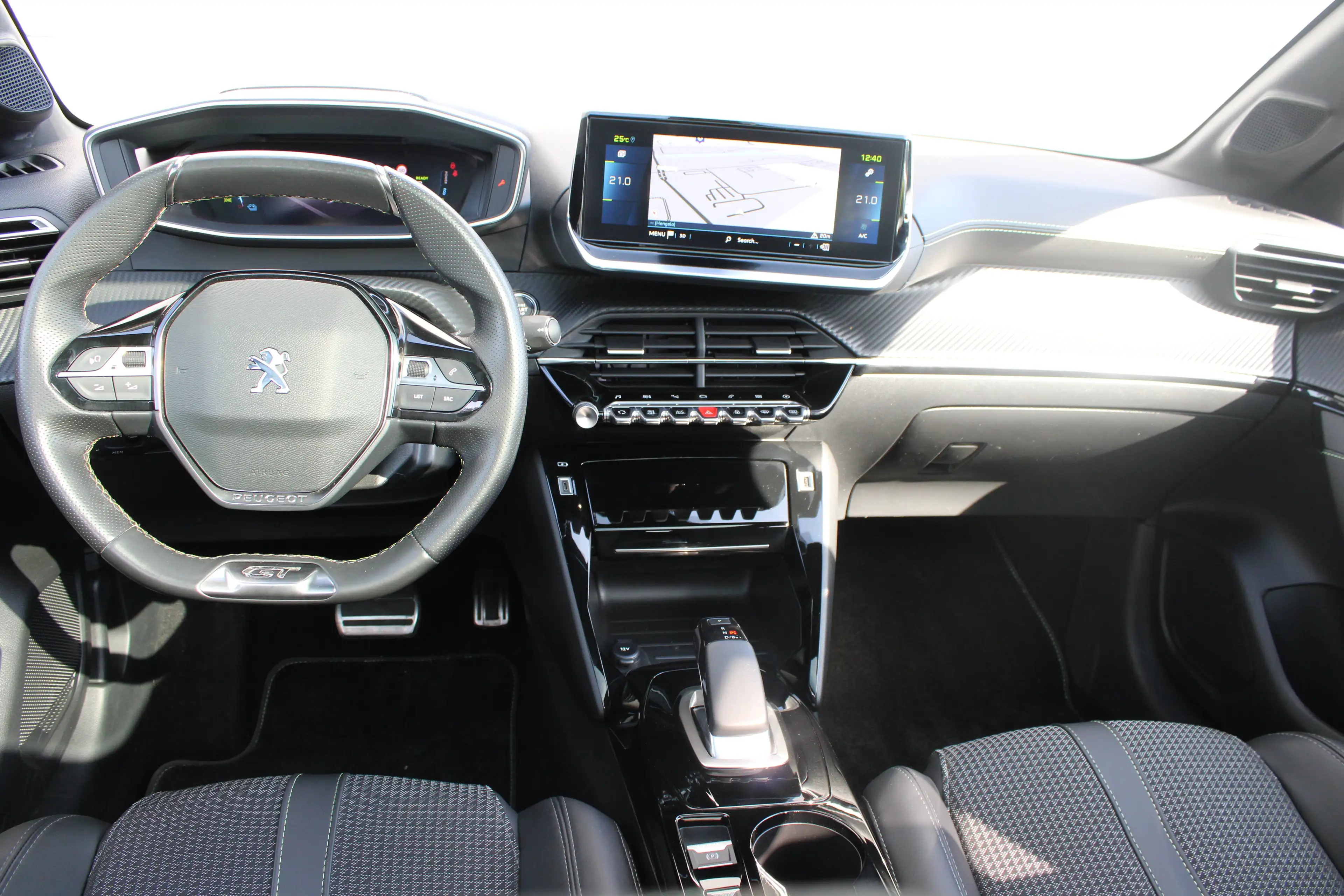 Peugeot e-208 EV GT 350 50 kWh | Fase 3 laden | SOH 92,56% | All — photo 17