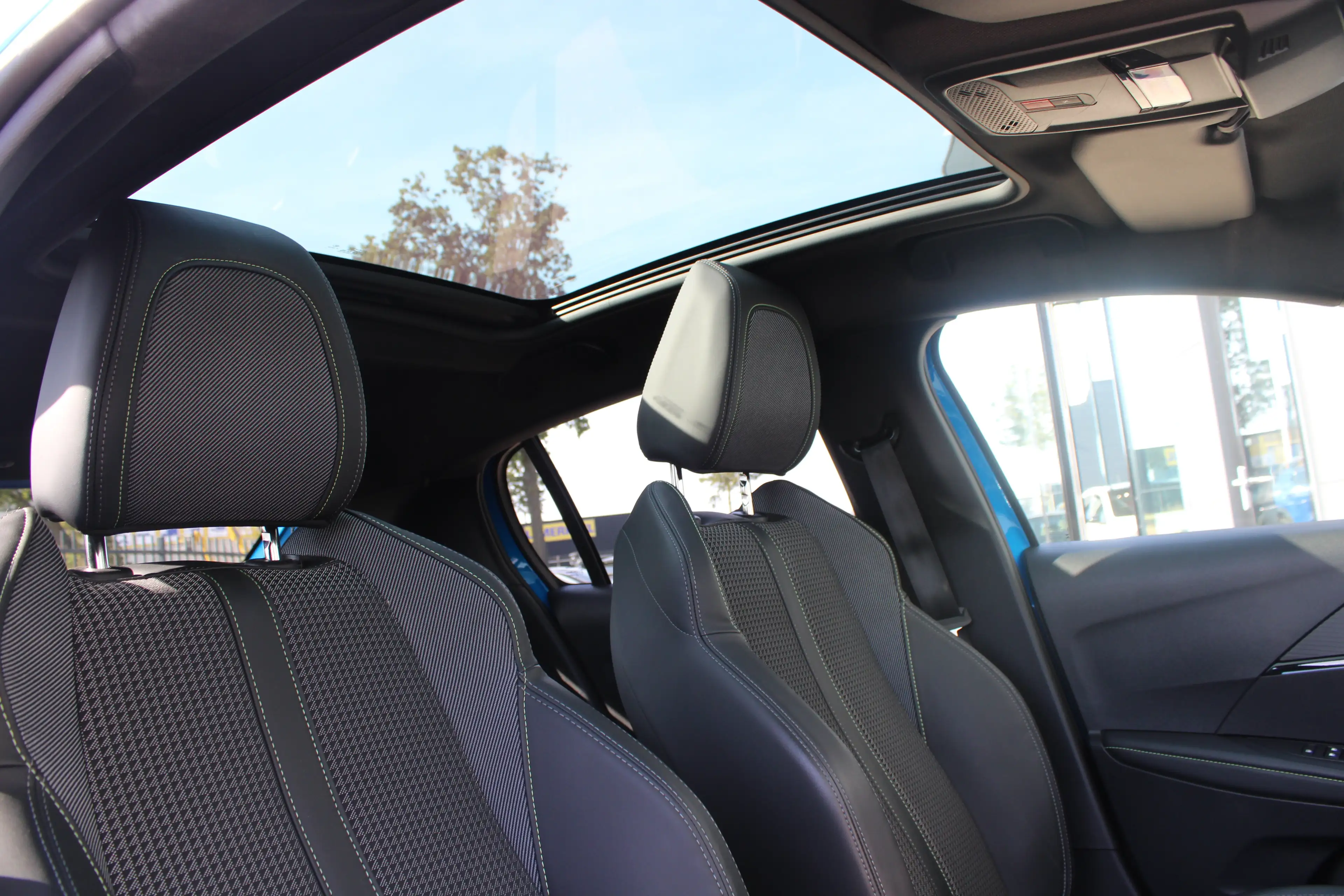 Peugeot e-208 EV GT 350 50 kWh | Fase 3 laden | SOH 92,56% | All — photo 5
