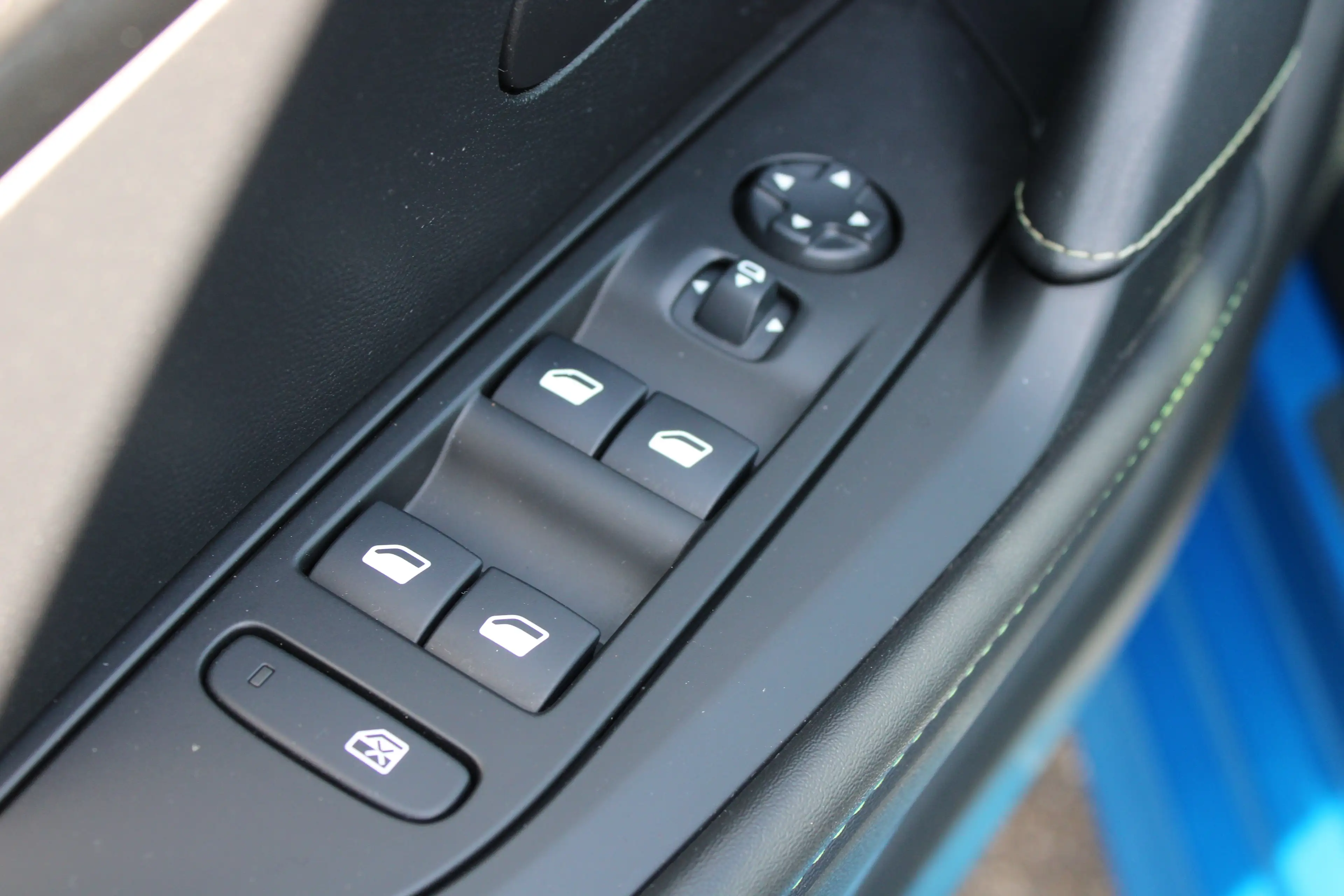 Peugeot e-208 EV GT 350 50 kWh | Fase 3 laden | SOH 92,56% | All — photo 18