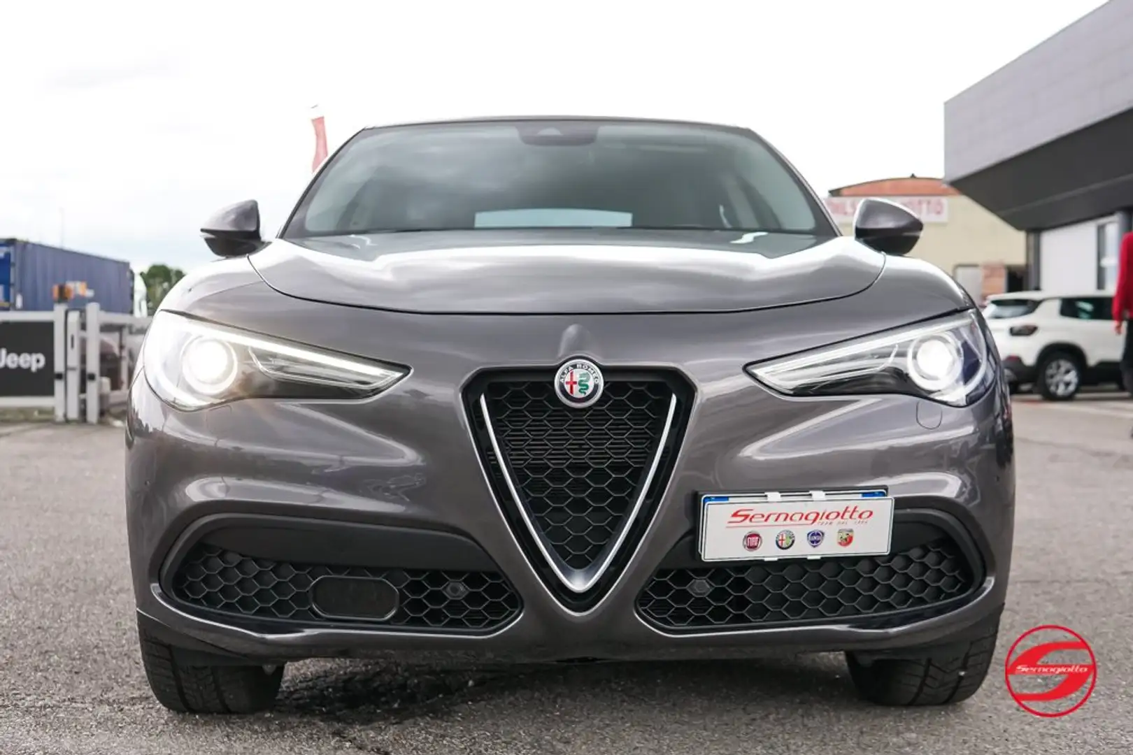 Alfa Romeo Stelvio 2.2 t Executive Q4 210cv auto | Grigio Vesuvio Grey - 2