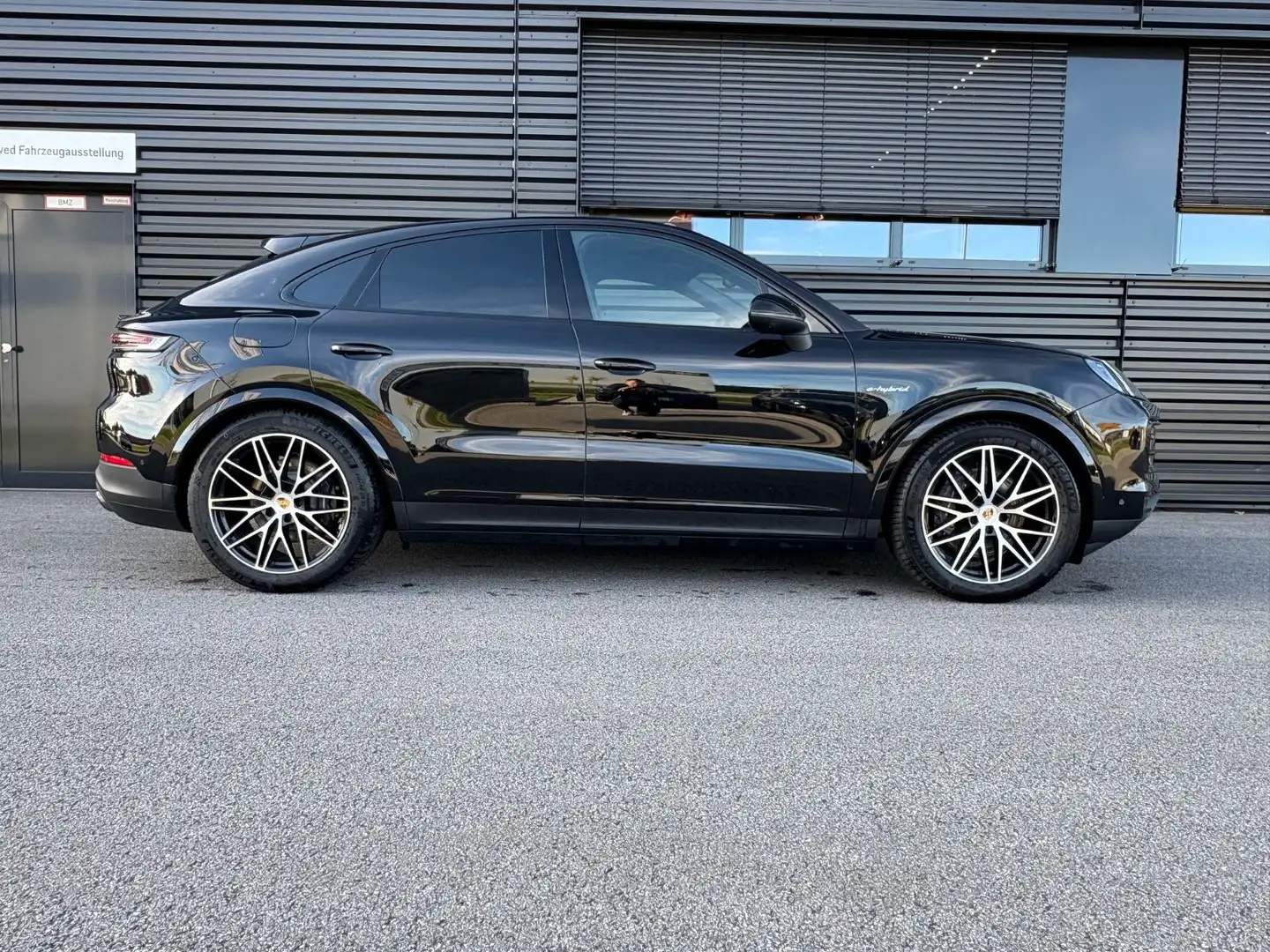 Porsche Cayenne Coupe E-Hybrid-ABGAS-HEAD UP-INNO-BOSE Schwarz - 1