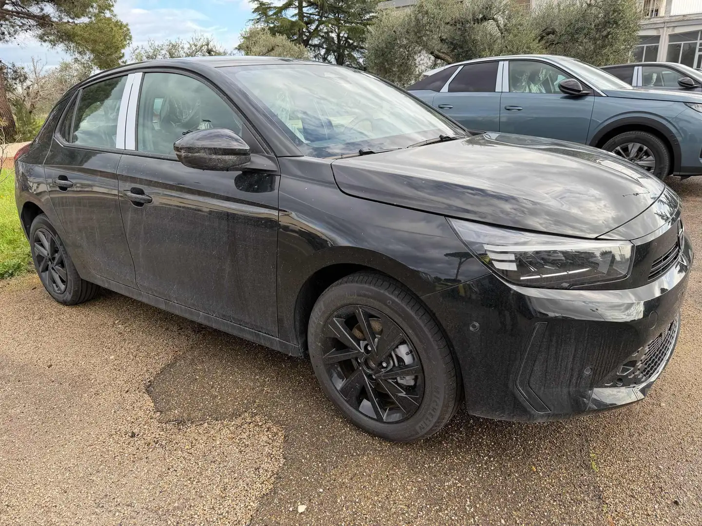 Opel Corsa 1.2 100 CV GS Schwarz - 1