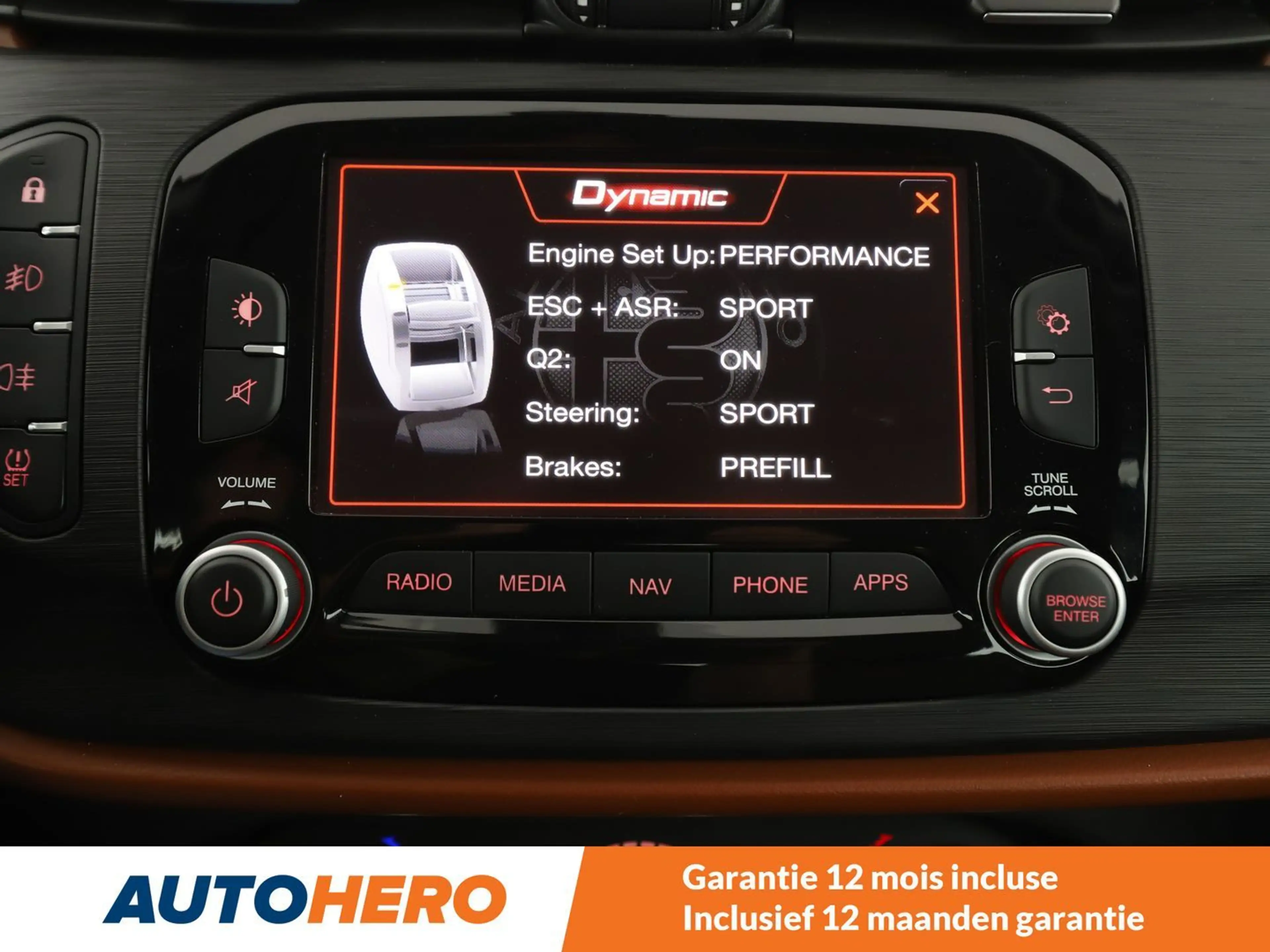 Alfa Romeo Giulietta 1.6 JTD Super — photo 11