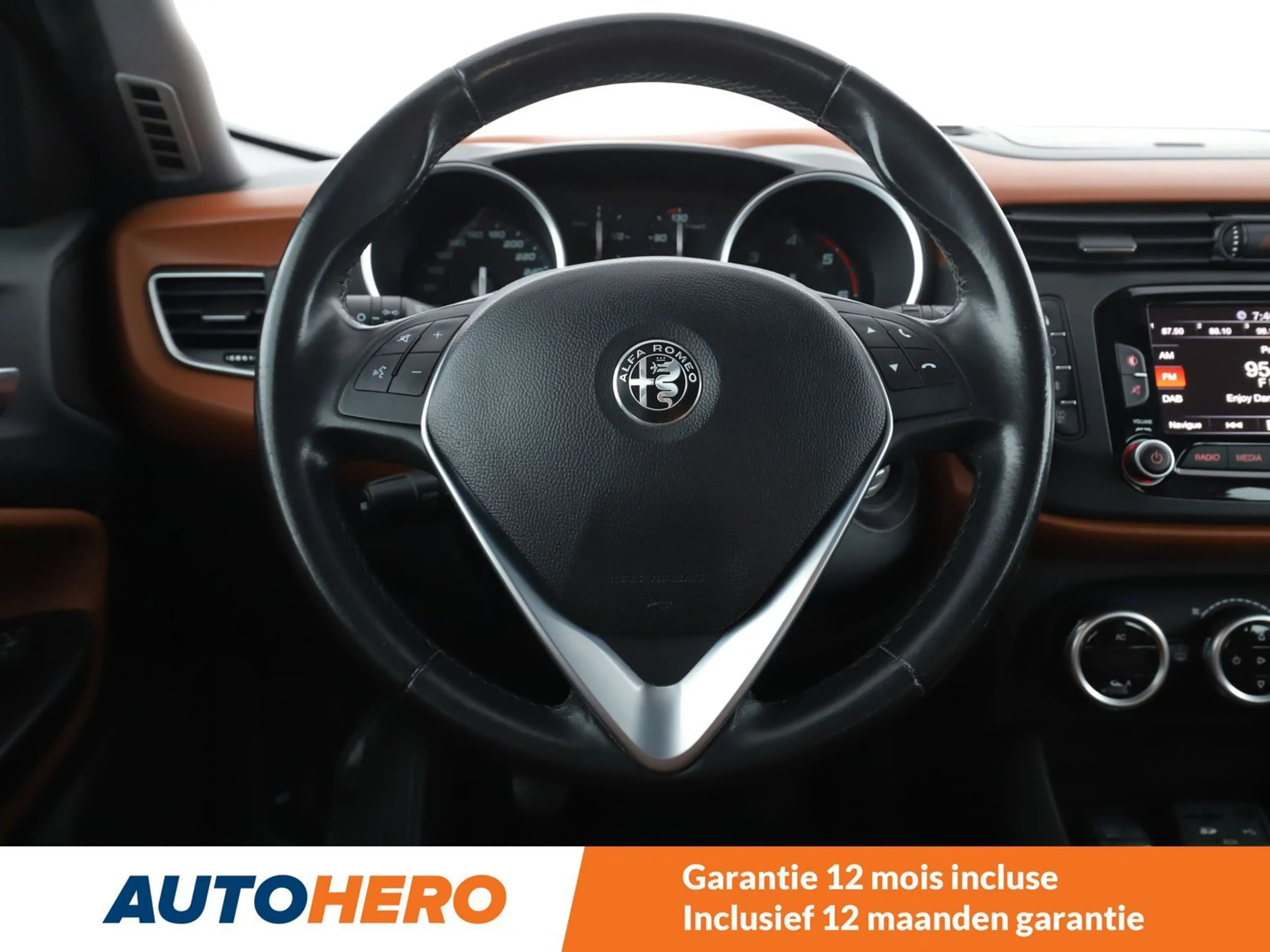 Alfa Romeo Giulietta 1.6 JTD Super — photo 6