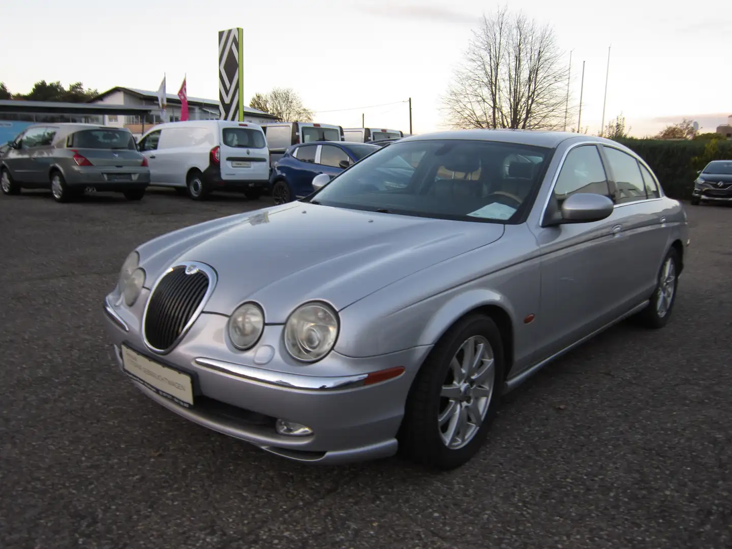 Jaguar S-Type 4.2 V8 Executive, Leder Silber - 1