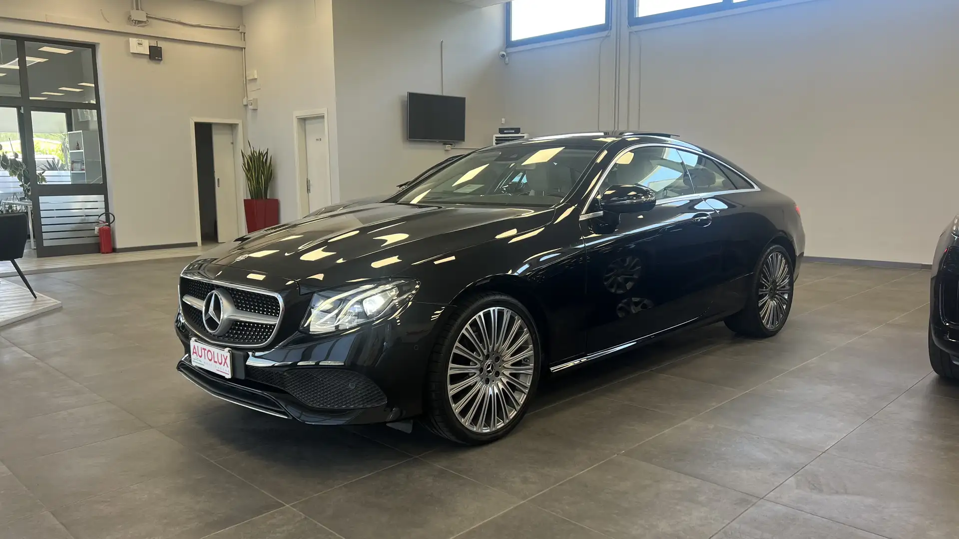 Mercedes-Benz E 220 E Coupe 220 d Premium Plus auto Black - 1