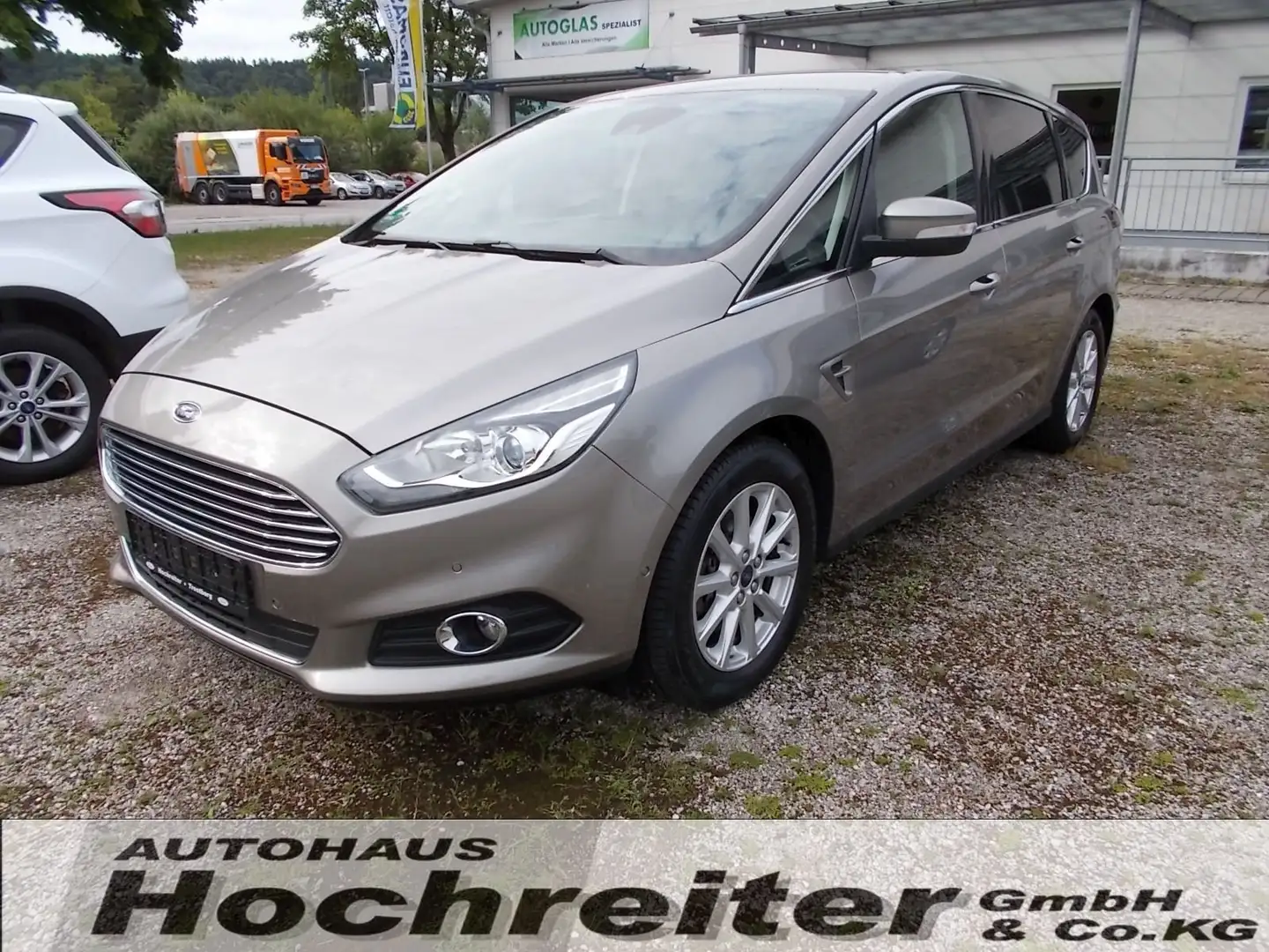 Ford S-Max Titanium, 5-Sitzer Silber - 1